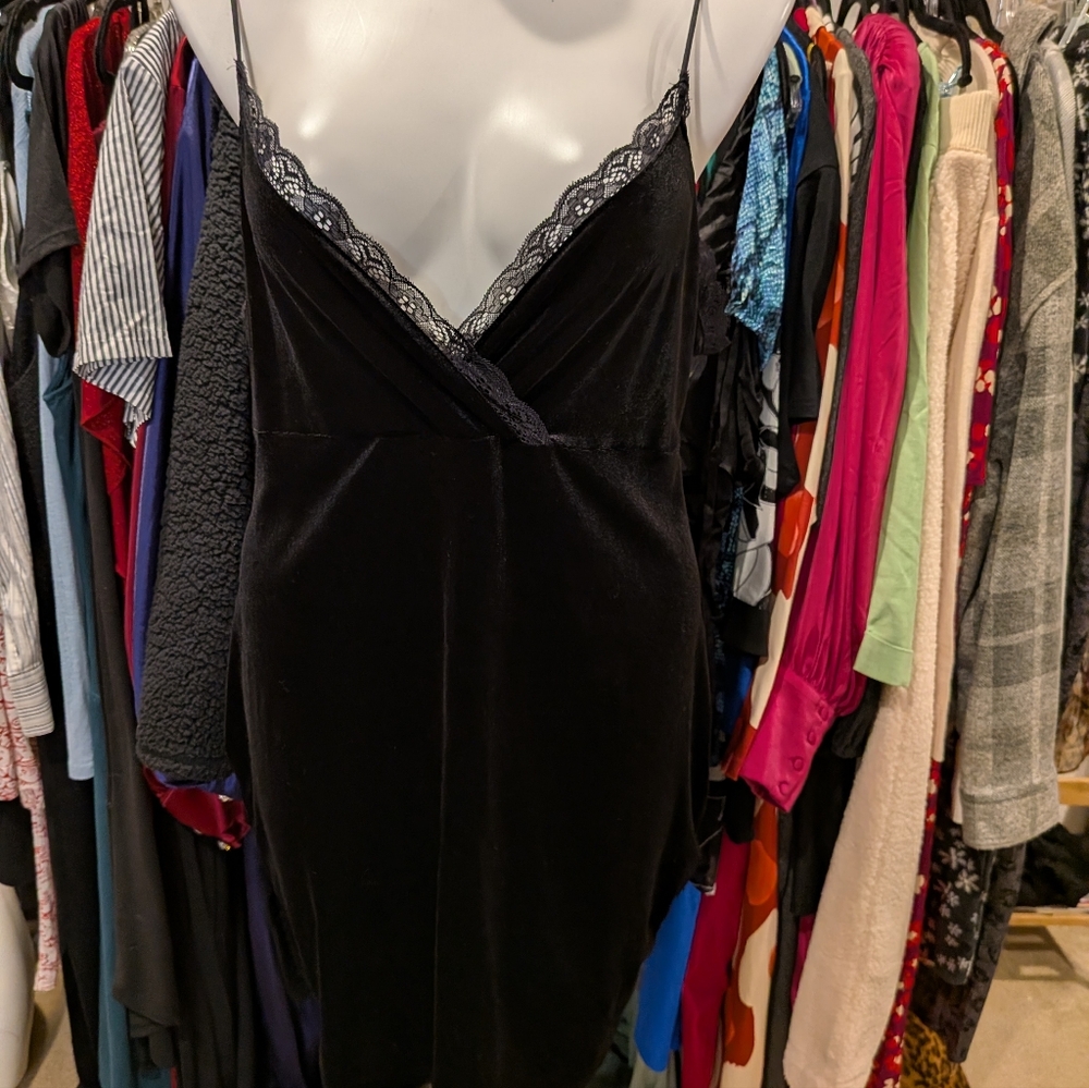 Stretch Black Velour Lace Detail Slip Dress- NWOT 4X